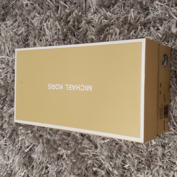 🆕️NIB Michael Kors MK logo flats - Picture 6 of 6